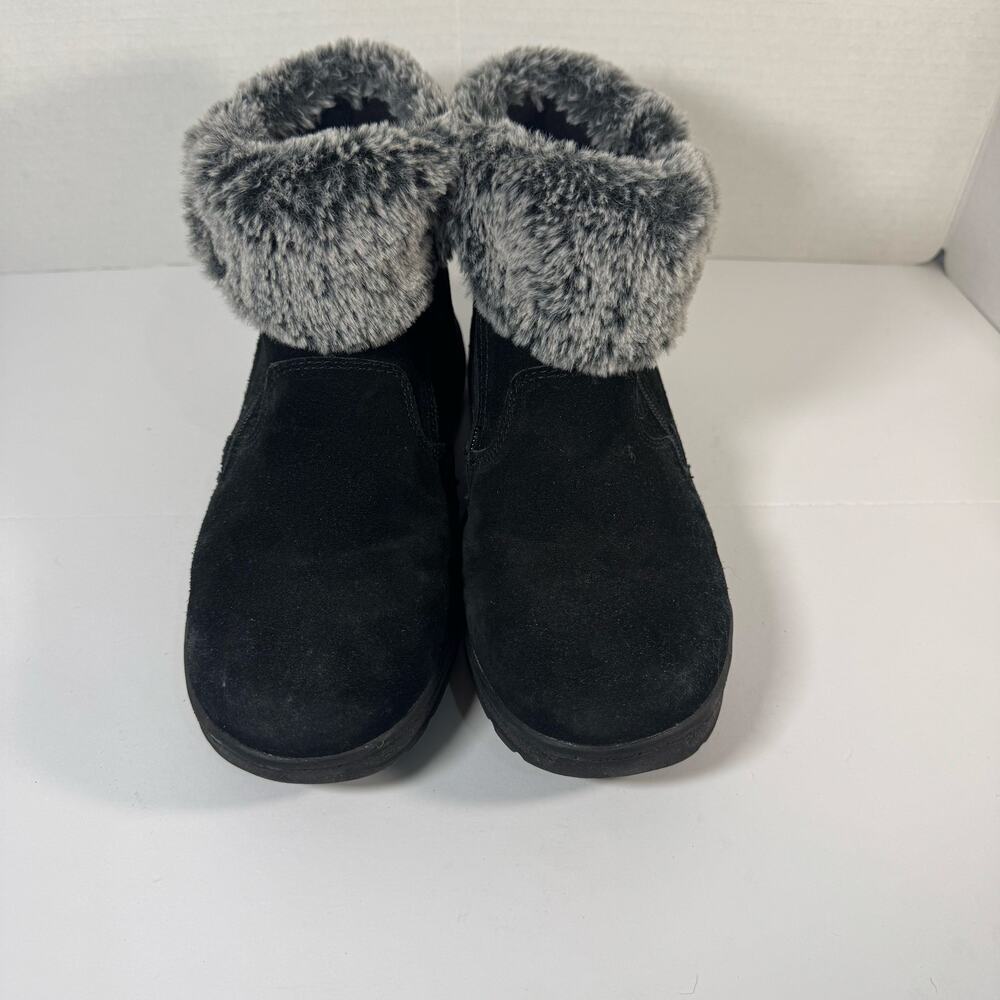 Khombu Women’s Jessica Black Boots with faux‎ fur trim. Size 8